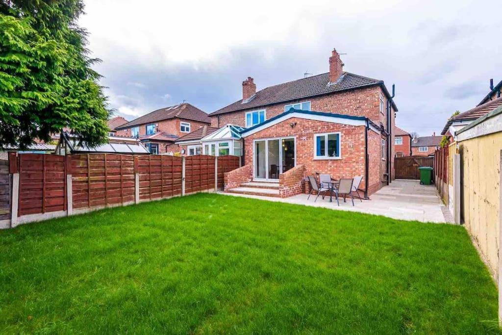 Sandileigh House By Yourstays - Luxurious 3 Bedroom House In Altrincham Exterior foto